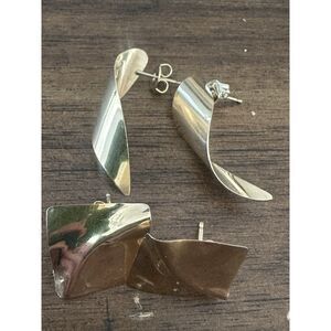 14K Solid Yellow Gold Bundle Of 2 Contemporary Lightweight Earrings Lightweight